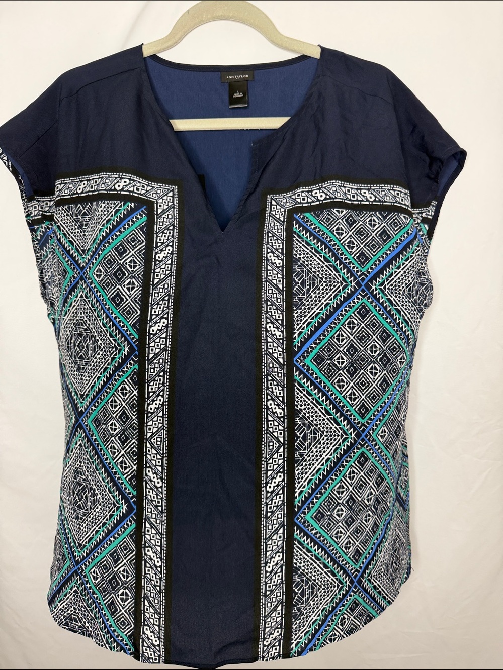 Ann Taylor Navy Geometric Print Split V-Neck Cap Sleeve Blouse